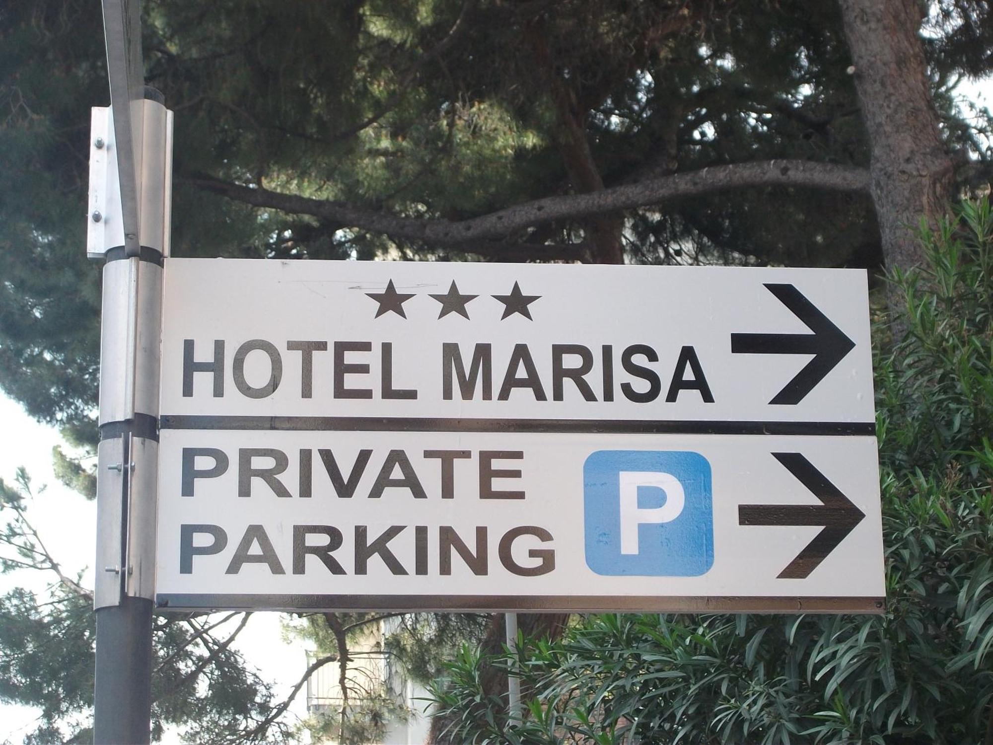 Hotel Marisa Альбенга Экстерьер фото