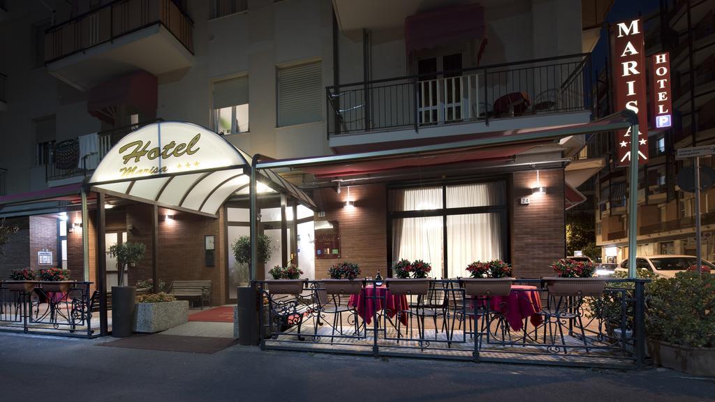 Hotel Marisa Альбенга Экстерьер фото
