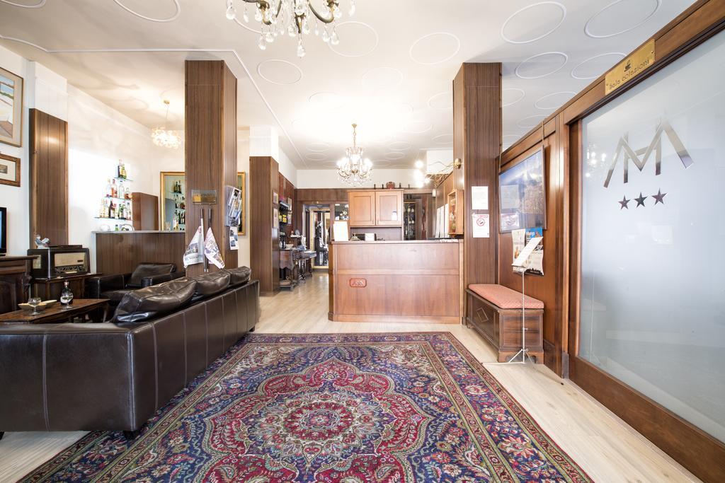 Hotel Marisa Альбенга Экстерьер фото